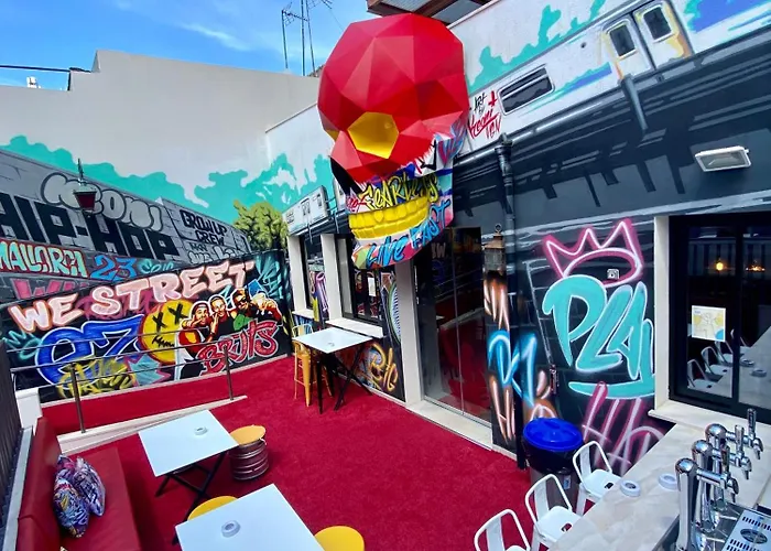 We Street Hostel - Albergue
